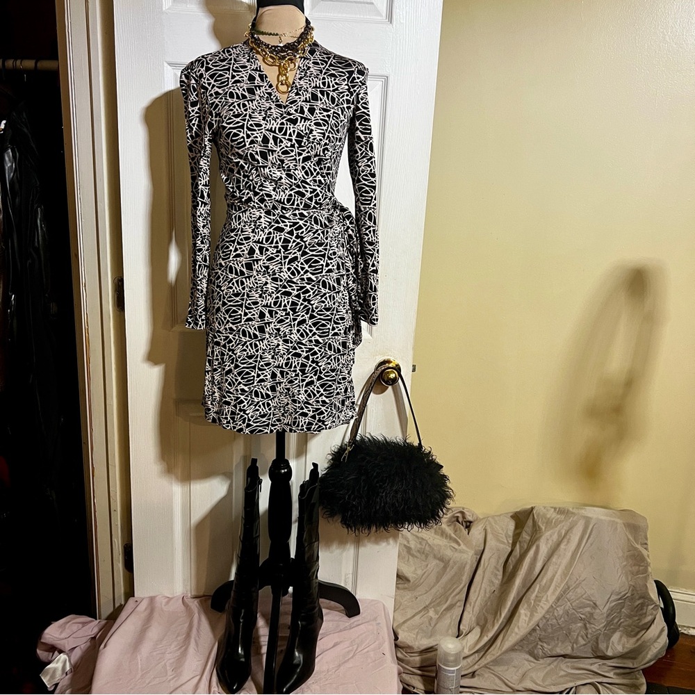 Vintage Wms Diane Von Furstenberg Silk Jersey‎ Scribble Graphic Wrap Dress 2